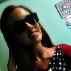 Love football, beach, pizza and mostly one direction .... ai love them too!! 3