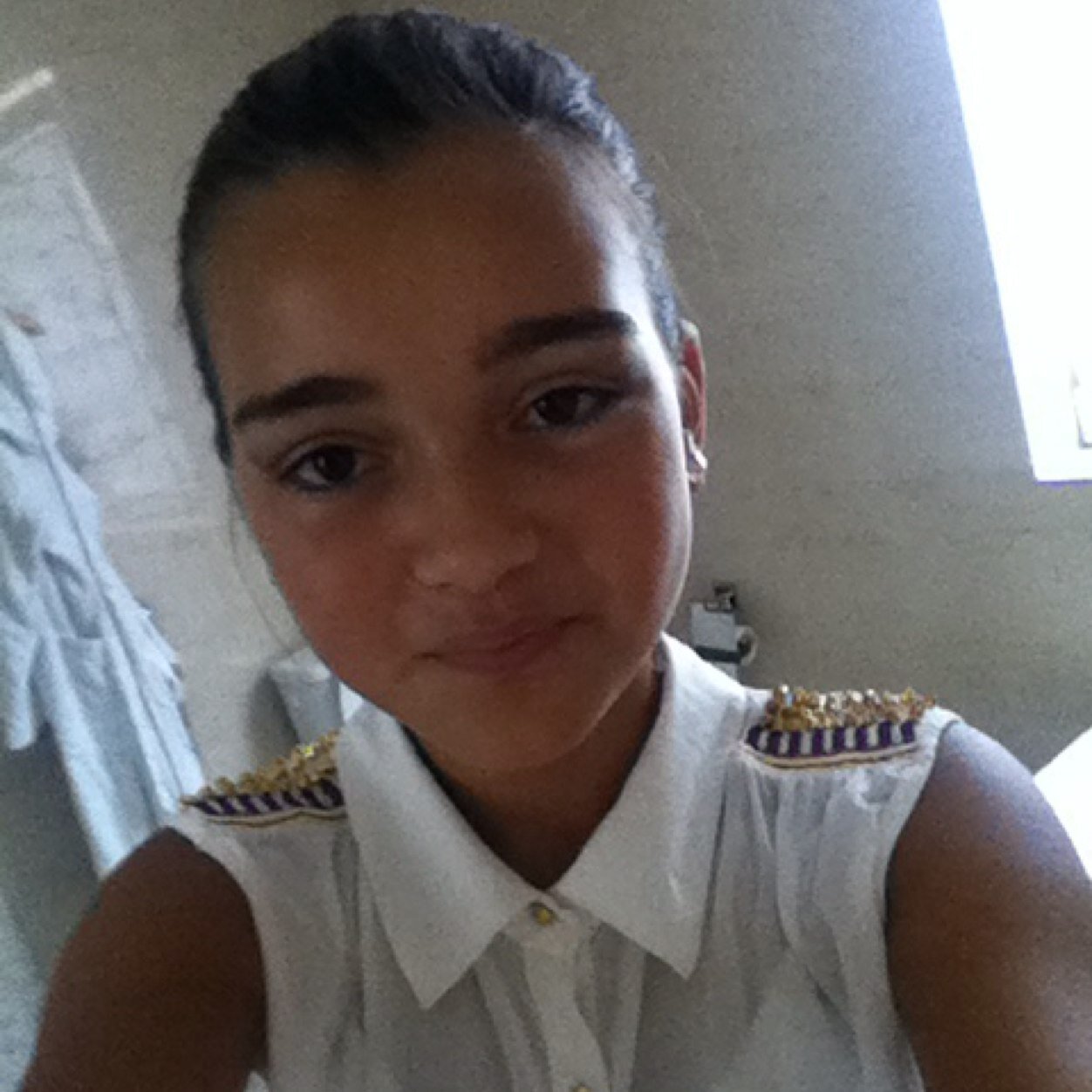 I am a teenager.I text at the speed of light,listen to music too loud,roll my eyes,fall in love easily & get heartbroken.OH YEAH AND LOVE JUSTIN BIEBER!!!