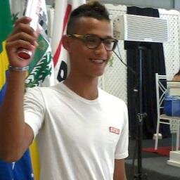 time são paulo,funkeiro,gosto de jogar futebol,e uma coisa importate naum torço pro corinthians