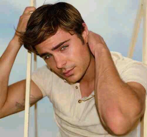 Hey! I'm Henrik! I'm Finn's Kol's Elijah's Klaus and Rbekah's little bro @McCall764 is my wife {19_Married_vampier_RP }