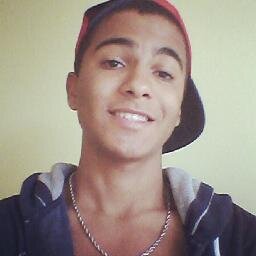 Não posso viver longe do Teu amor, Senhor;
Não posso viver longe do Teu afago, Senhor;
Não posso viver longe do Teu abraço, Senhor.    ♥#Deus ♥