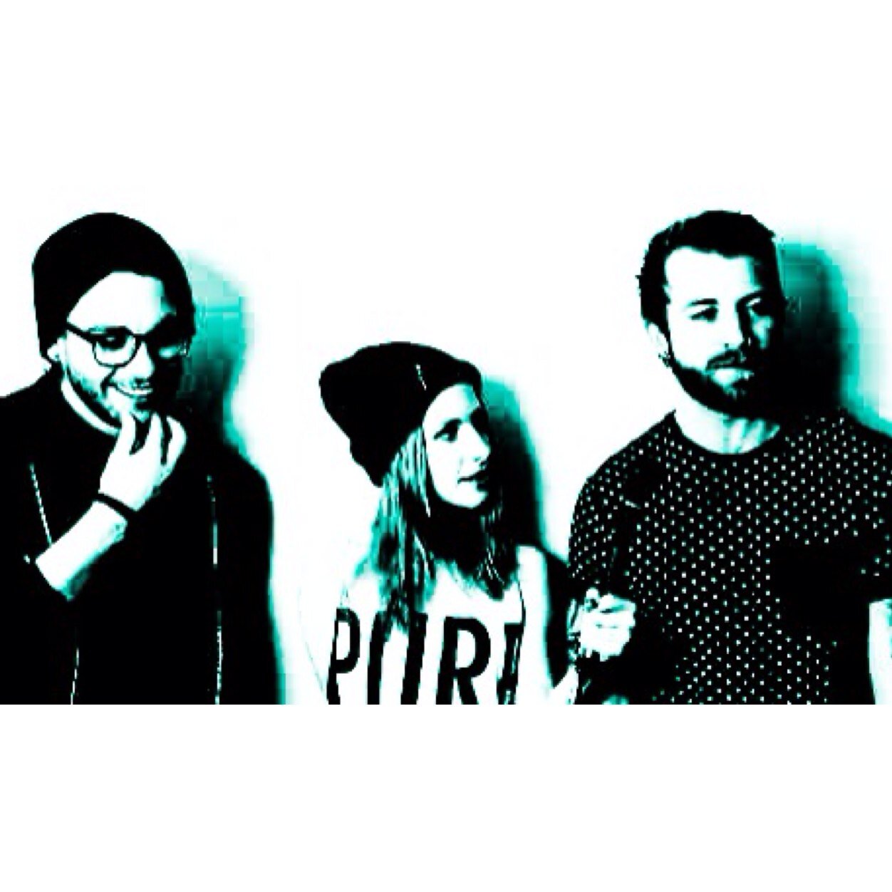 In love with 1/3 of Paramore; Taylor Benjamin York to be precise...
27.09.13 - Paramore @ Wembley Xo  SophieJadeWhite - MyBestfriend,

Suck your mum. Thanks :)