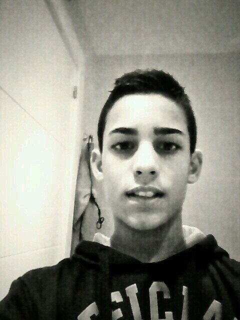 aitor_del's profile picture. Nivel:13 otro mas del 2000. Toledano pero con dos años nerjeños. skater scooter y rider:)