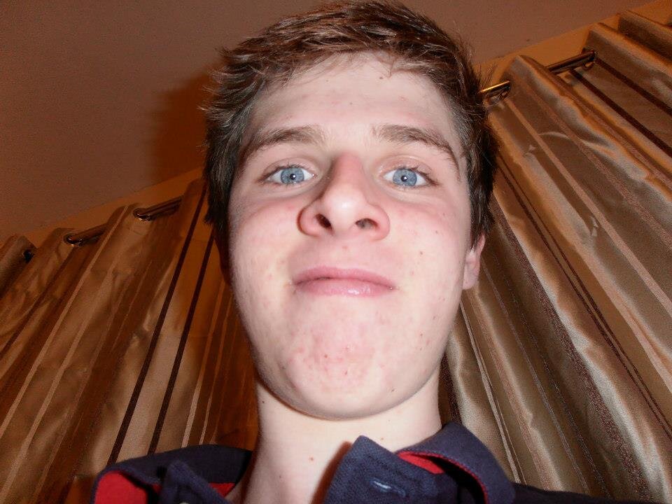 tommowombo's profile picture. Welsh. Avid eater, tea drinker and shooter.