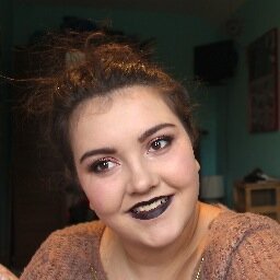 ZoeHodges93's profile picture. 