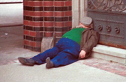 Ever been at a party and people took embaressing pictures of you passed out? Well share and enjoy the embaressment of other ppl caught passed the fuck out!!!