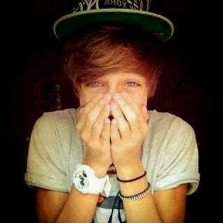 Soy el novio que estabas buscando. ¿Te gustan mis tweets?  Dale RT y FAV y no te olvides en seguirme.