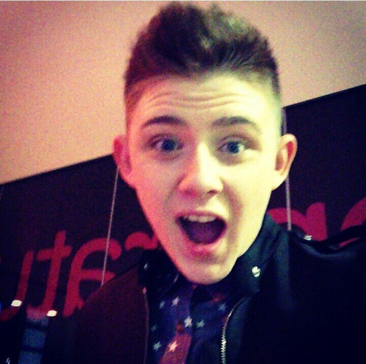 This is a fan account for the amazingly talented Nicholas McDonald!♥ I'm a girl who's in love with a Scottish guy called Nicholas!♥