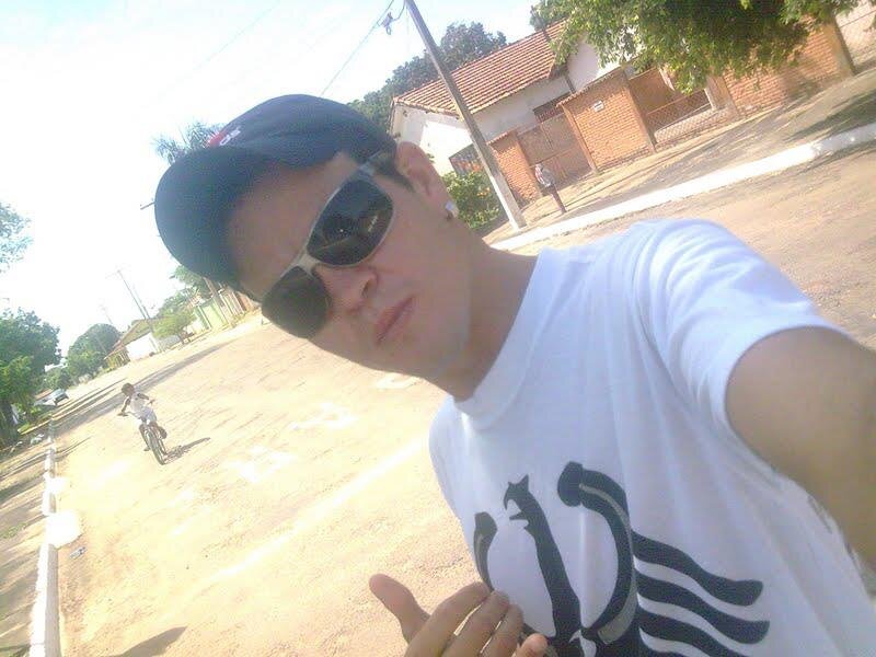 cara gosto de quase tudo, so nao gosto das coisas q nao me favorecem hehehe
