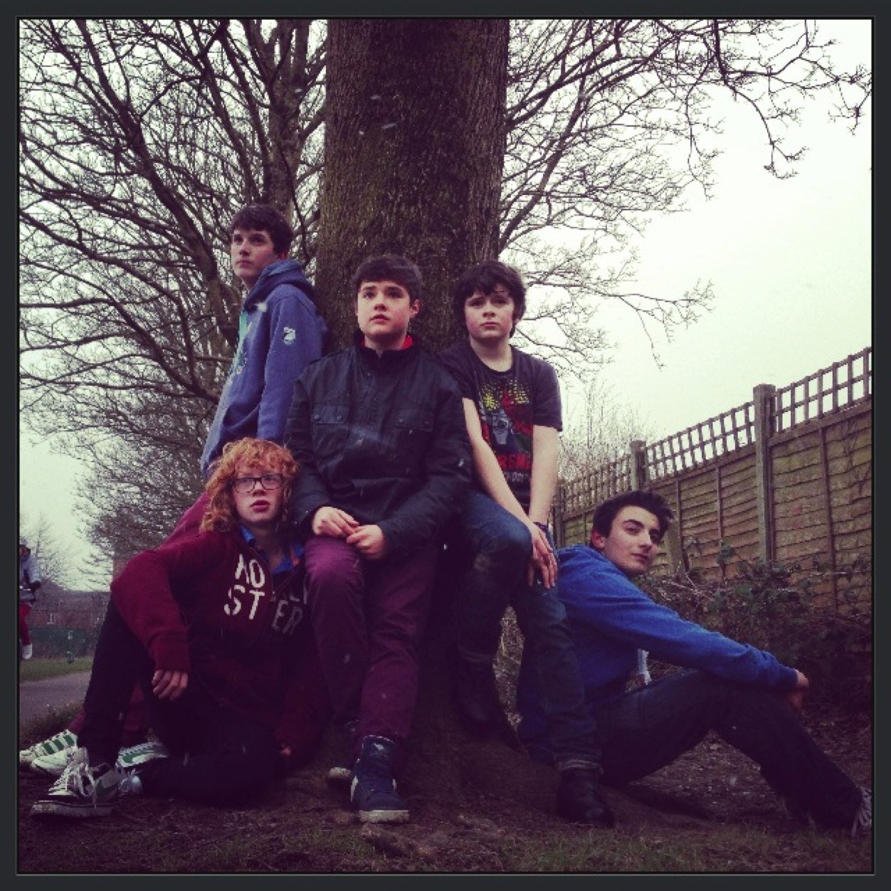 New British indie rock band! Members- @eththomas23 , @rhysie_bysie , @hallett_800, @GWatermeyer , Evan and Pete
