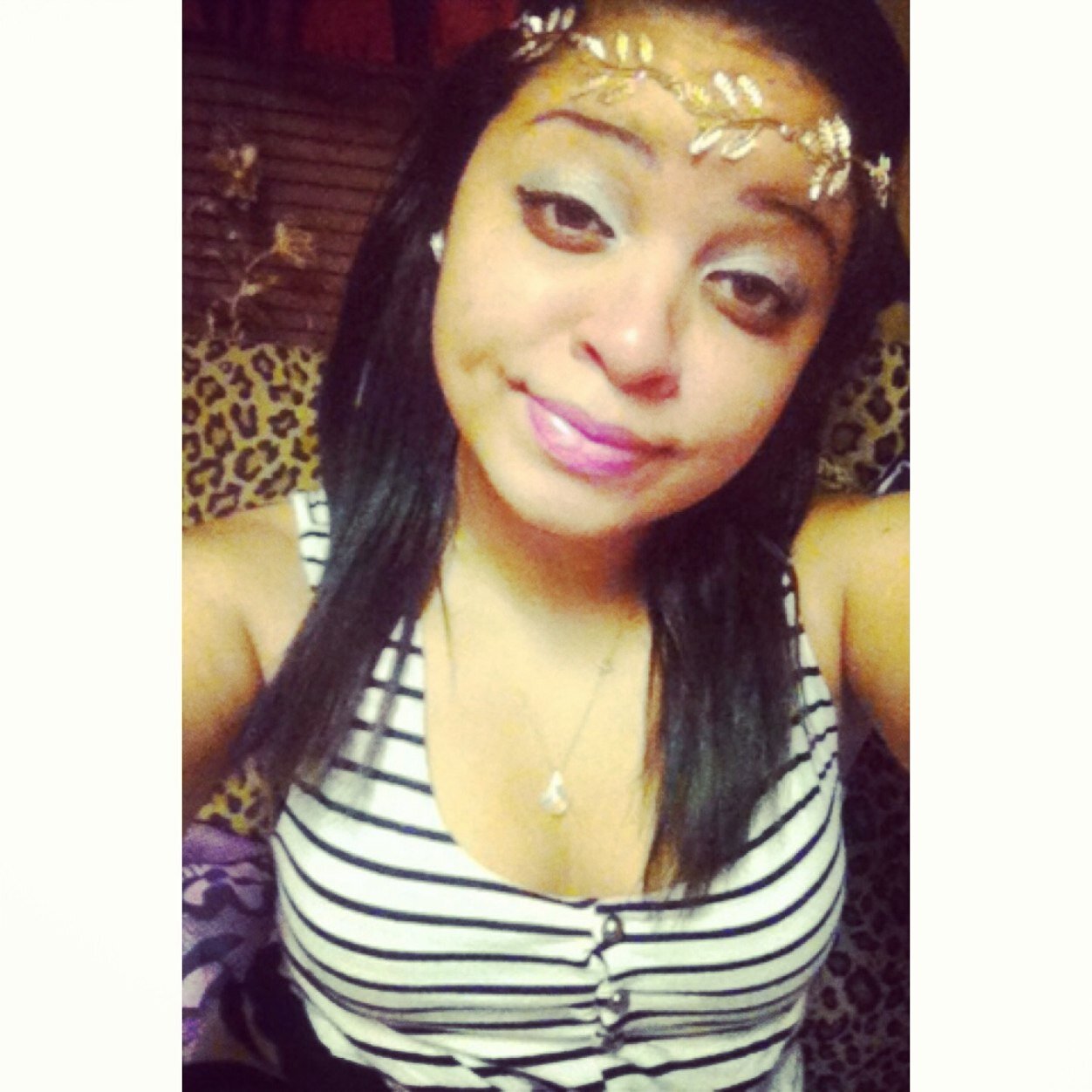 OhShxtShesBadd's profile picture. - &&' confident NOT cocky.
- &&' cool asx f'Ck bhudd still envied byee MANY.
- &&' nicee person bhudd takess NO shxt.
- &&' VERY short tempered.
- &&' END.