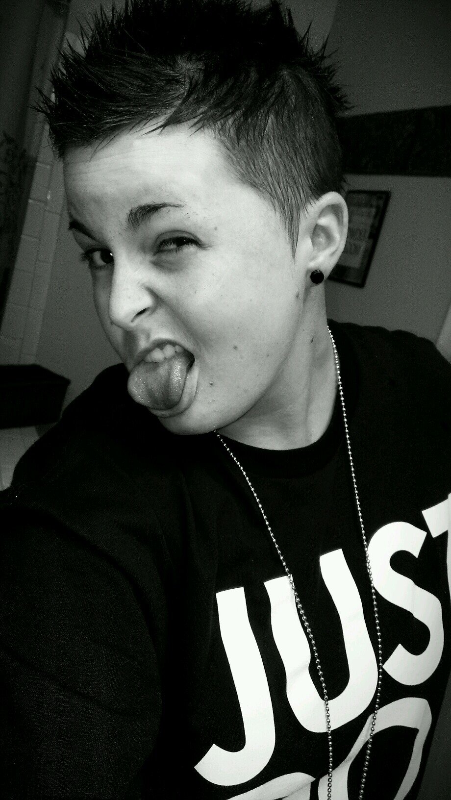 brooklynn772's profile picture. HTrim&Insanity ACTUAL TAKER-- im 23, single-Lesbian, a dreamer+a writer|| SUPPORT @MISSSTEPHG / @HEALTHYTRIM @SHAUNTFITNESS 2DA FULLEST