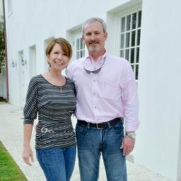 I am a photographer located in Northern Florida. We specialize in destination wedding photography - anywhere!