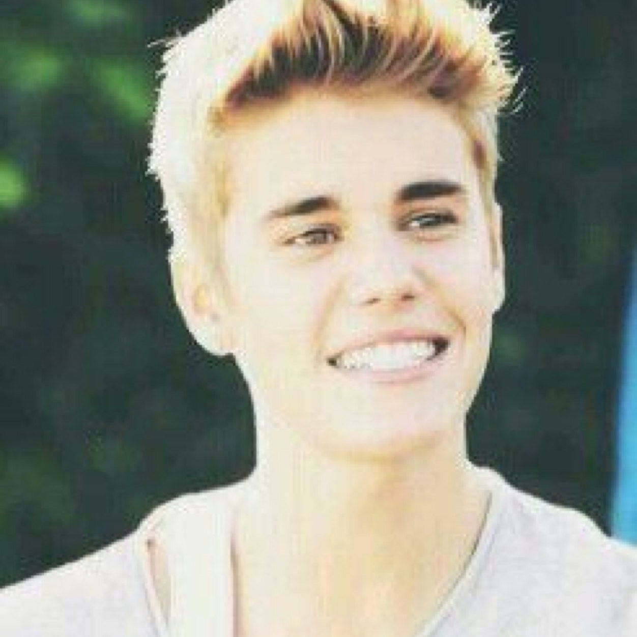 Follow mee and I'll follow back :)