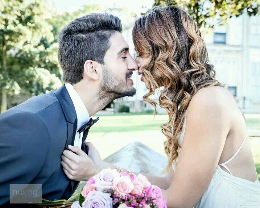 Somos un grupo profesional que cubrimos toda clase de eventos fotográficos. Recreamos escenarios diferentes para cada cliente.