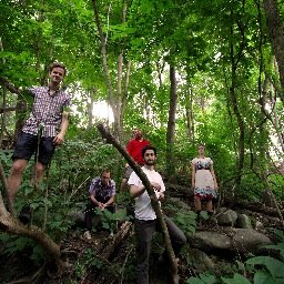 We're Cousin Moon, A rock 'n' roll band from Northampton, MA https://t.co/vbd1AnX7Dw Follow us as we wander