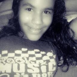 1.0 com pensamento de meninas de 1.5 grande bosta :) enfim sou uma criança menina quase mulher . bjs. kiridus.