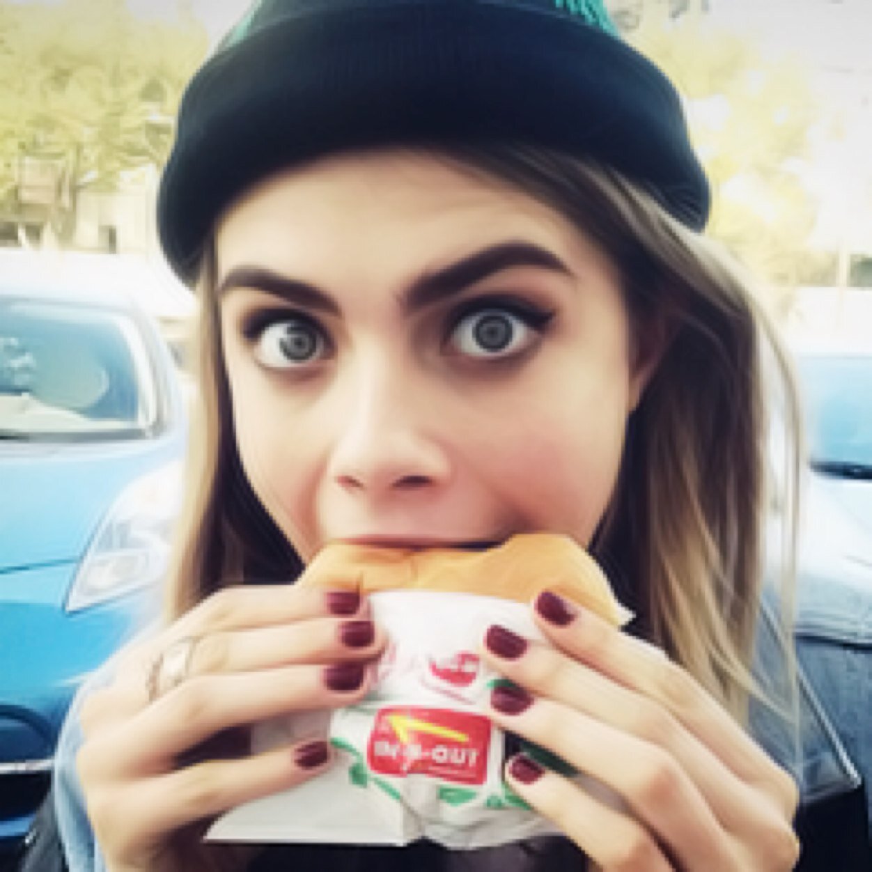 Olá! Te dei um follow gratis pq vc é lindo(a) seja legal e me siga de volta @nouisbright (nao me siga,siga a @nouisbright)