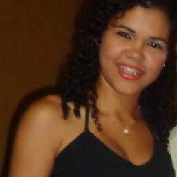 brincalhona, solteira, besta, apaixonada, ciumenta, louca, estressada, legal, gosto de festas,  quer saber mas? ME SIGAM! ..