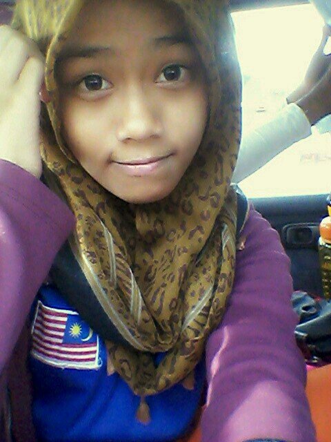 U follow me , i will follow u back ! okehh :D - ♥ SPM 2014 ♥ Add my Wechat : Syamyl_eyra | Facebook : Saya Eyra