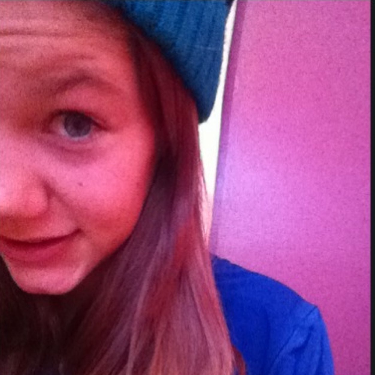 Chloelouisefran's profile picture. Heey.......