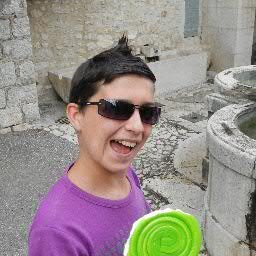 Célibataire,Brestois,adore la musique,aime une personne en particulier ...