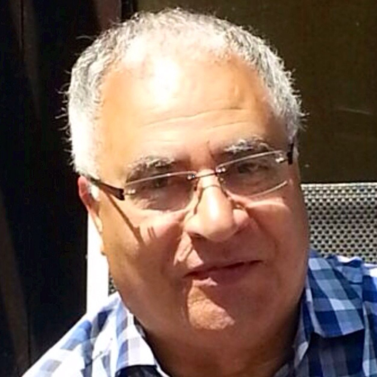 geefmedevijf's profile picture. Denk inclusief de ander. Hekel aan discriminatie op alle fronten. Beetje dollen mag. Vlieg nooit, alleen als nachtvlinder, Reis als zigeuner. Boxer Cinca. 😘