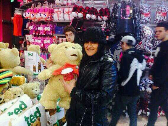 mum of 3/5 @janoskians