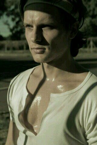 Somos el Fan Club de el fabuloso bailarin y acrobata Artur Logunov! Lo amamos!   Artur nos siguio el 9/01/14 ♥