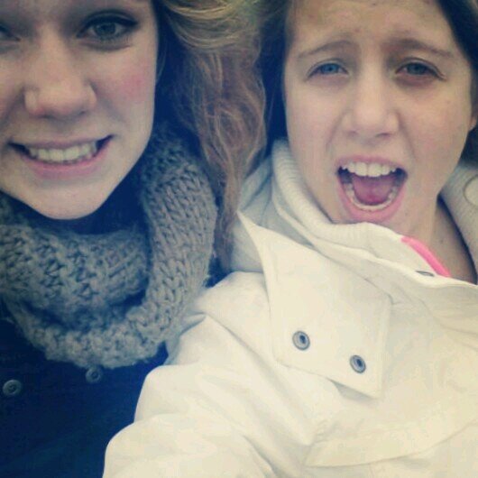 Insta ; joellewensveenx • 2 gymnasium • 13 • karate • ik hou van je moppiee ♡ x Jade