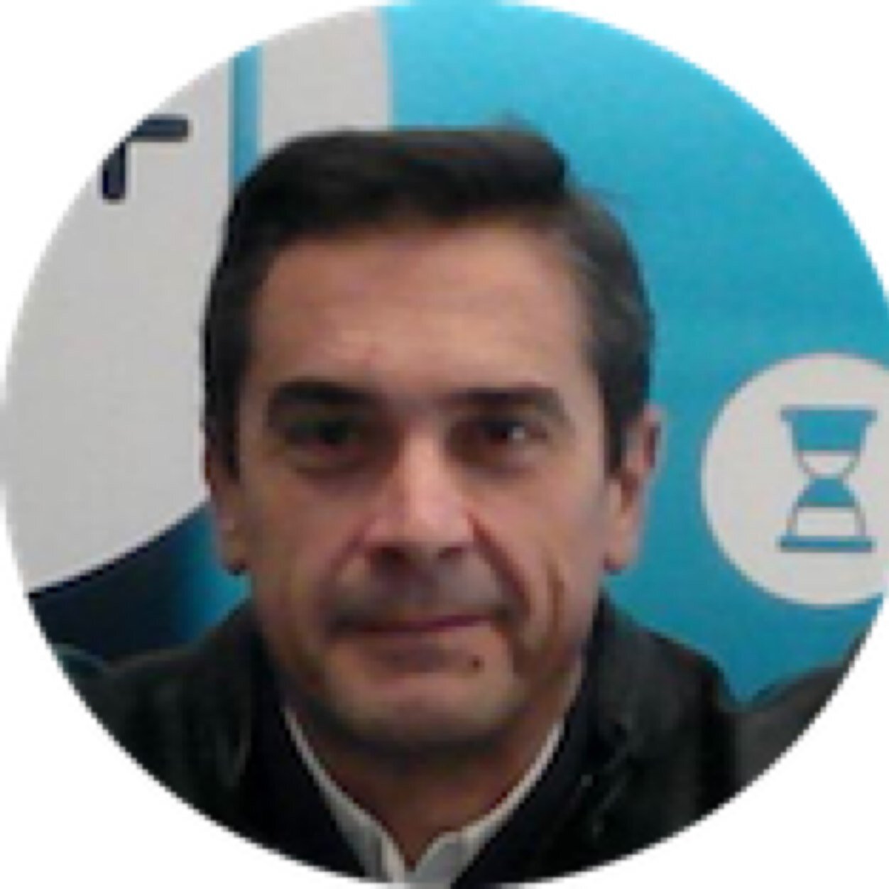 Profesional en la venta y explotación de máquinas recreativas. Postor de la innovación @iternox .Motero. Amante de la verdad.