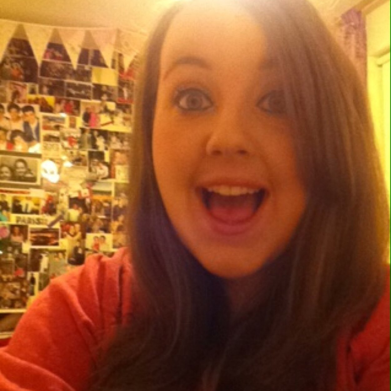 Hi i'm Jen.I'm 17. A crazy girl loving life who occasionly stalks 1D & Youtubers! My life isn't perfect but I like it that way. :) Irish & proud :)