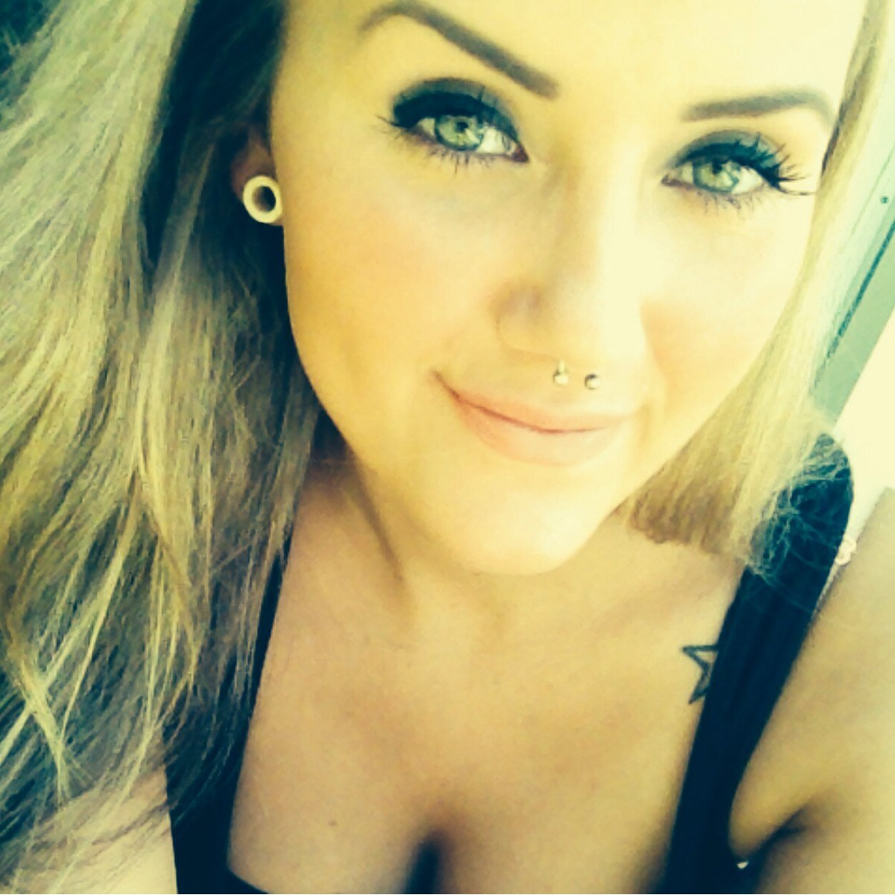 EmilyPrestonxx's profile picture. I'm a 21 year old Norwegian/British girl.. Aspiring tour manager, living in Sydney. Live music is my passion! Header photo taken&owned by me