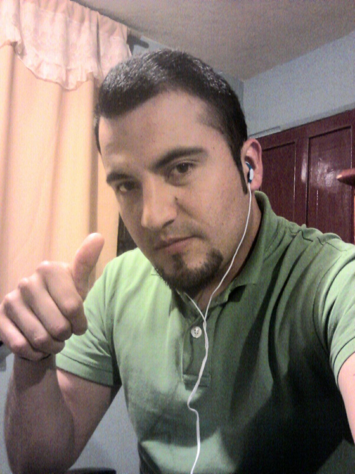 Periodista, Relacionista Público y editor de textos.