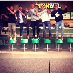 congrats on your @janoskians follow!