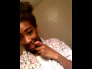 just because your mind knows something, doesn't mean your heart agrees instagram: laucamxo - pin: 2336845E