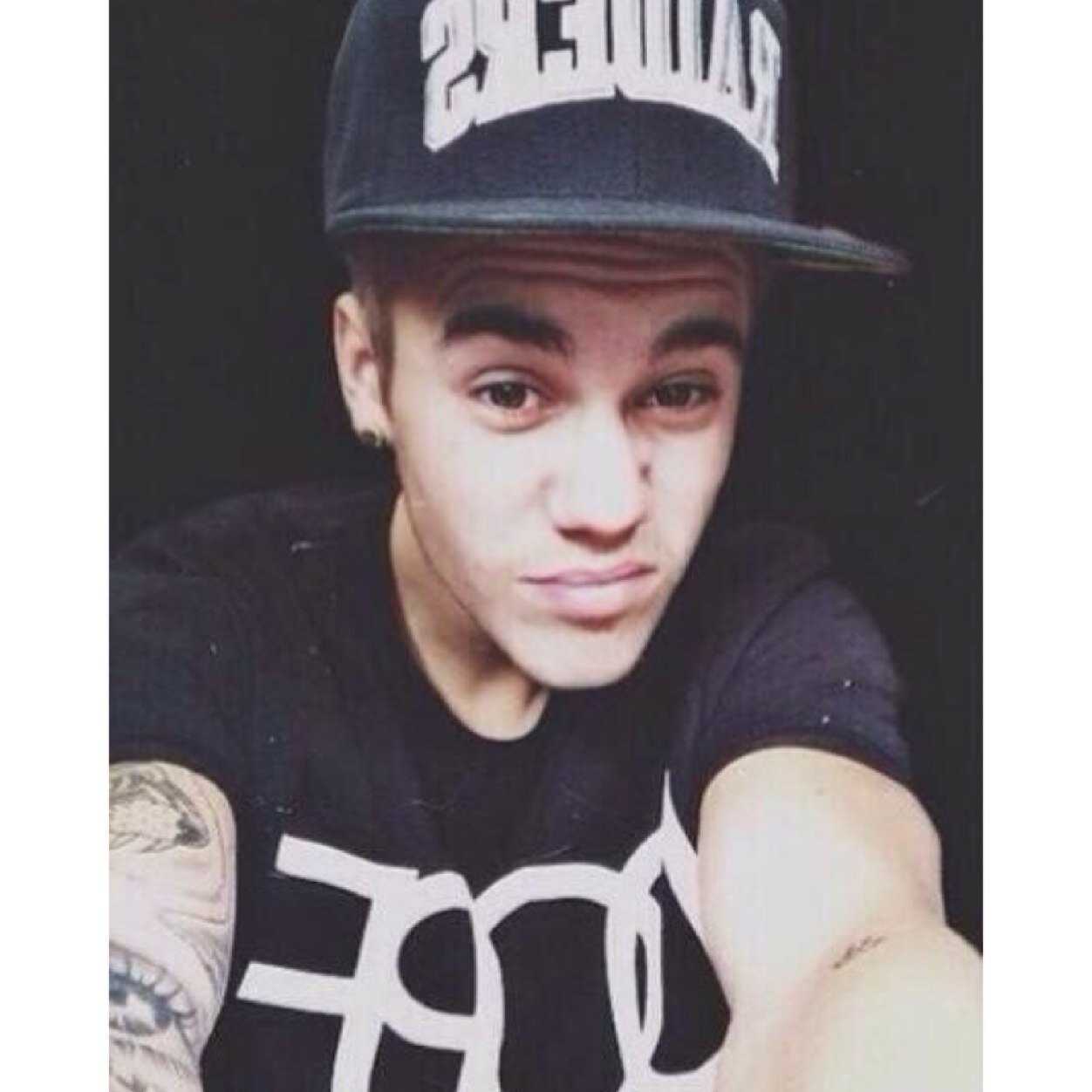 Watch this bc i gave you a free follow ily:)