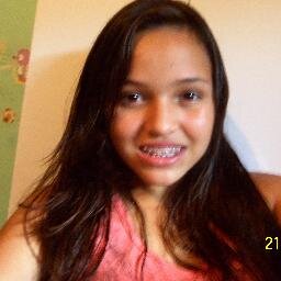 Amo tudo que me faz sorrir sou quase uma princesa,claro sem cora....