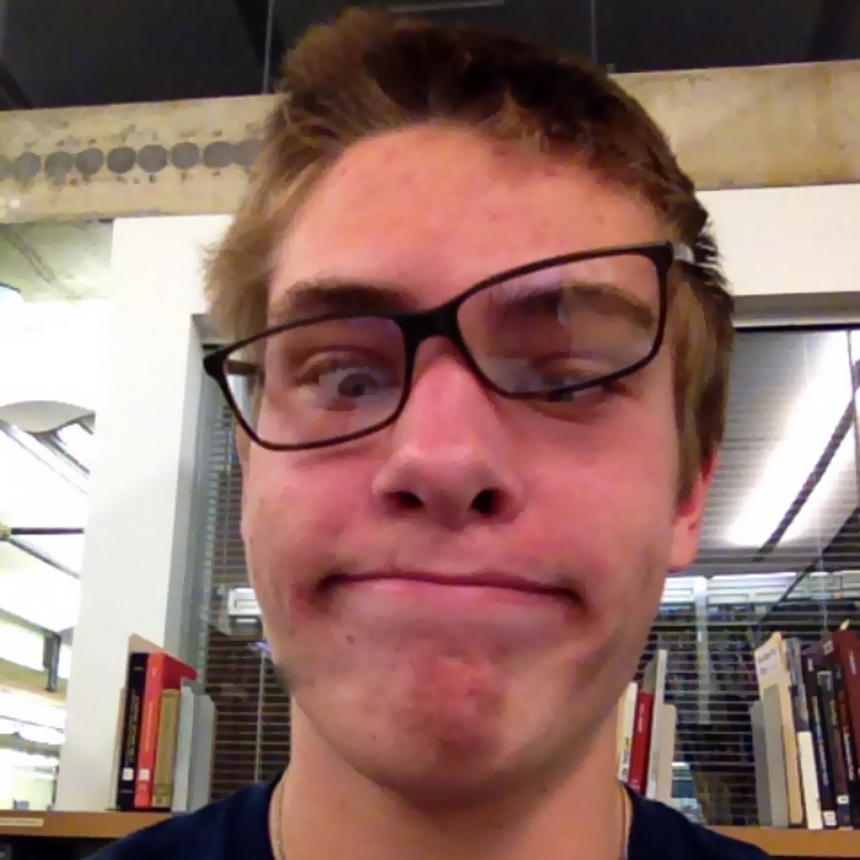 iLosey14's profile picture. .