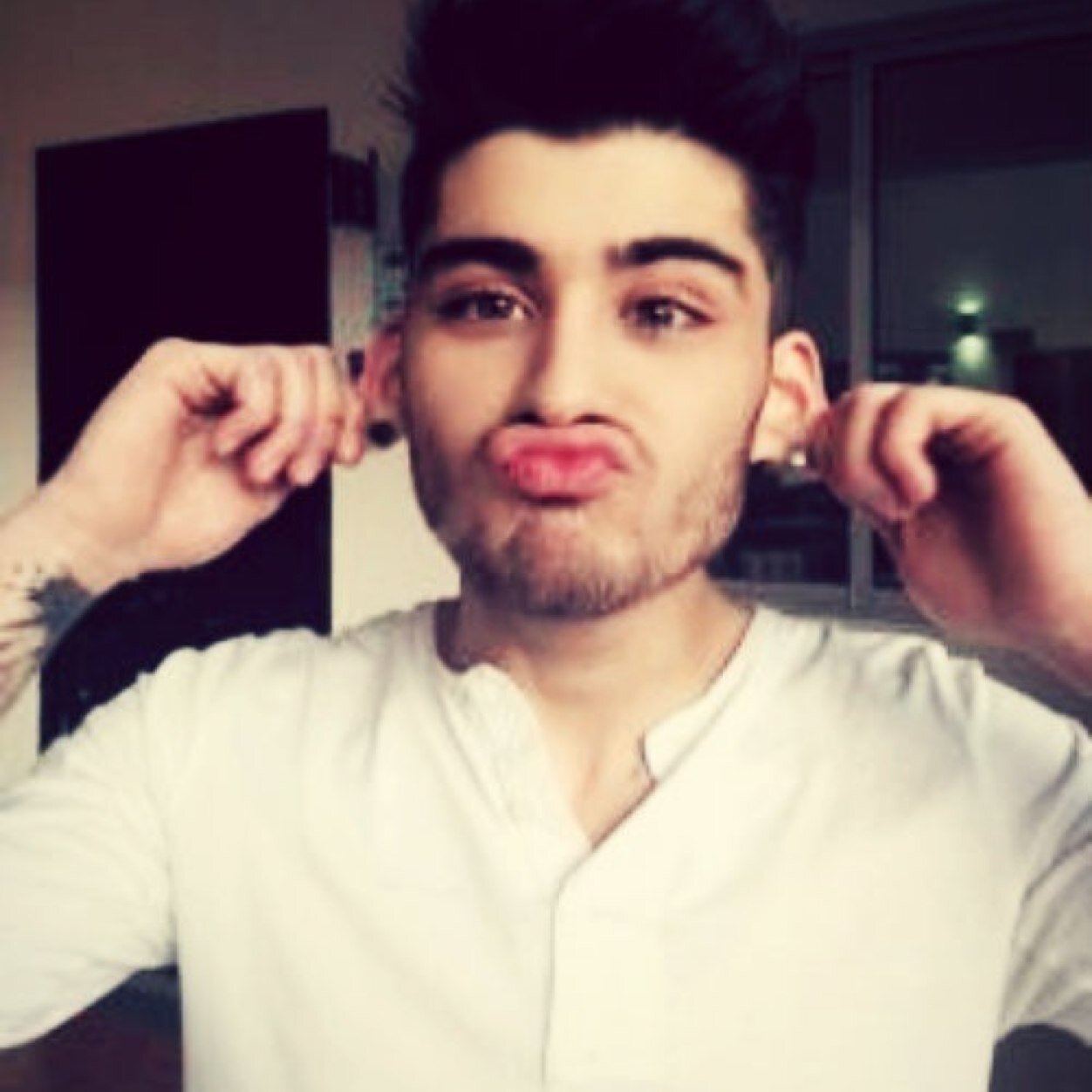 Follow @zaynangxls :)
