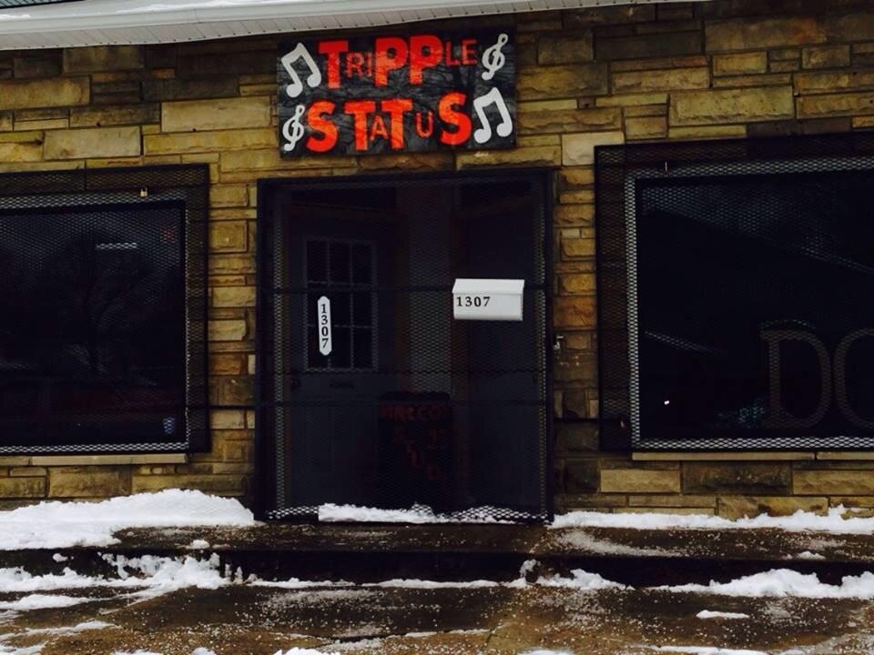 TrippleStatusENT Jackson,mi Very own Recording Studio supplying all your music needs demos,music and video production, cd duplication,pictures,cd artwork ect.