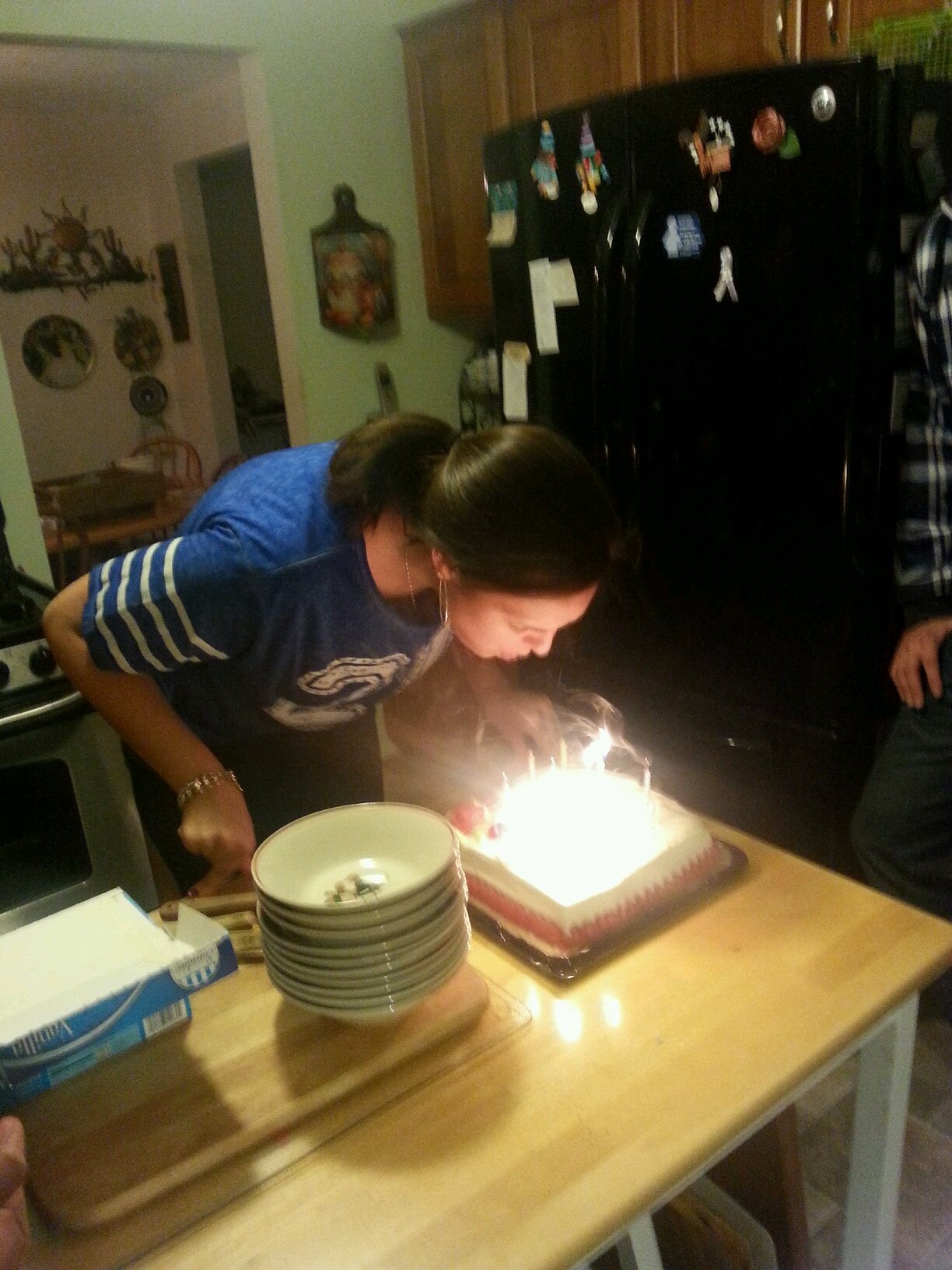 LindsMarie0410's profile picture. To all the girls who think gentlemen dont exist anymore: They do exist but gentlemen are are attracted to ladies not sluts! Sorry!!