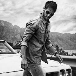 SecretsRom's profile picture. Come to me and love me without questions                                                 
                I'm your slave