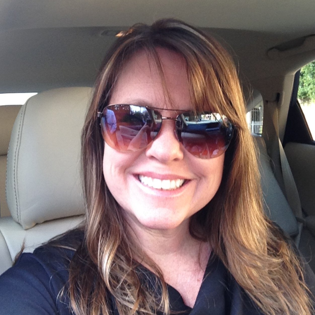 succulentkim's profile picture. Love the small moments, laugh off stress, cry over a good movie and smile as much as possible.