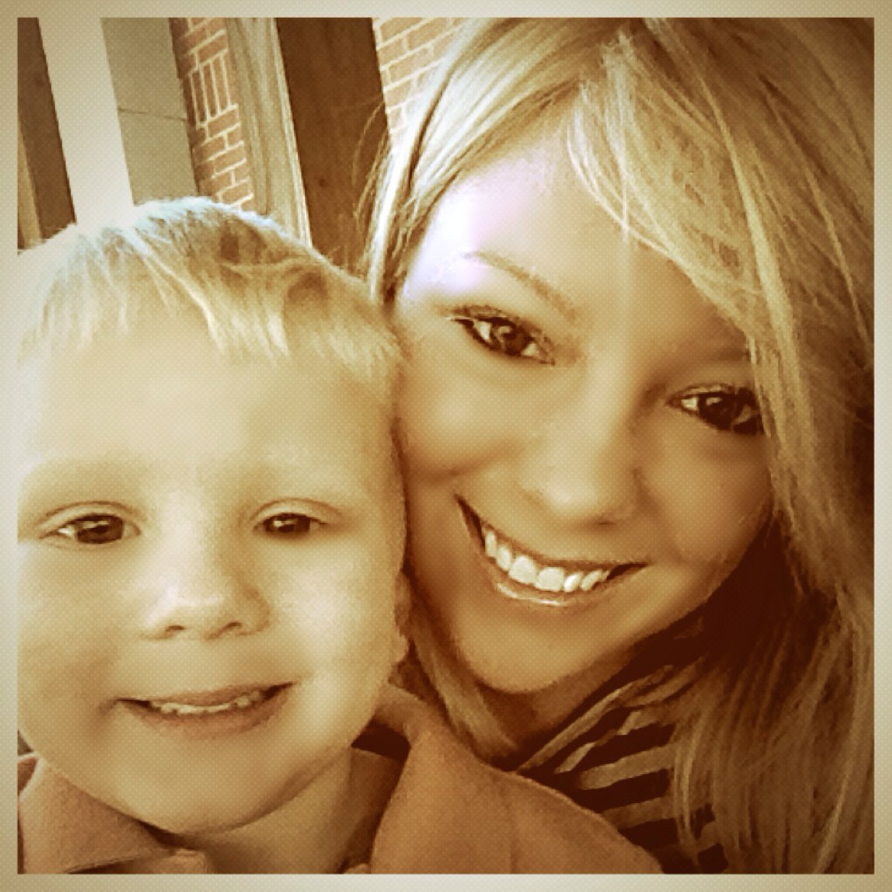 Mom to a handsome 4 year old.. Starting over!! Live, laugh, love