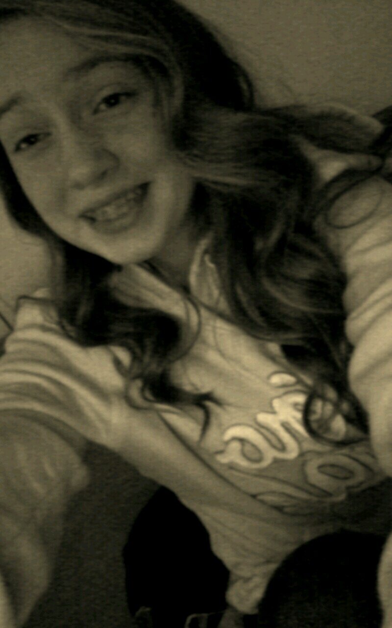 Hello beautiful. (: Never change who you are, you are best at being yourself! ♥