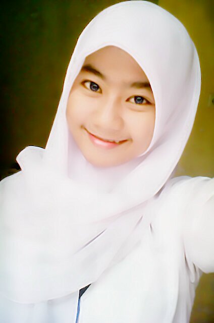 aiiusafitrie's profile picture. ♥ people say hate is a strong word,but so is love and people throw that around like its nothing ♥