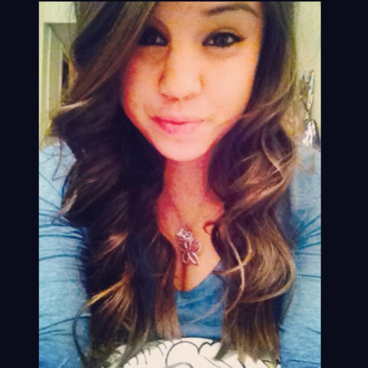 _ambreezi's profile picture. 