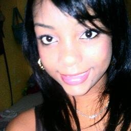 .♥  Para ser feliz debes aprender a ignorar muchas cosas.  ♥