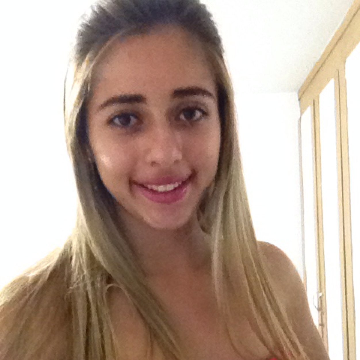 O sentimento de felicidade não é ter sempre alguem por perto, mais saber que apesar da distancia temos cm quem contar.